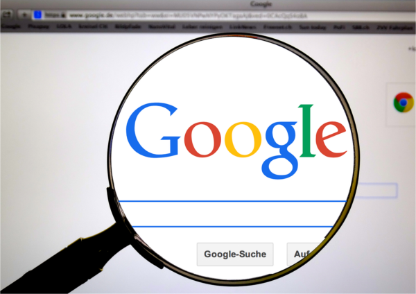 Google Suche mit lokalen Suchergebnissen und Google Maps Darstellung zur Erklärung der lokalen Google Suche in Basel